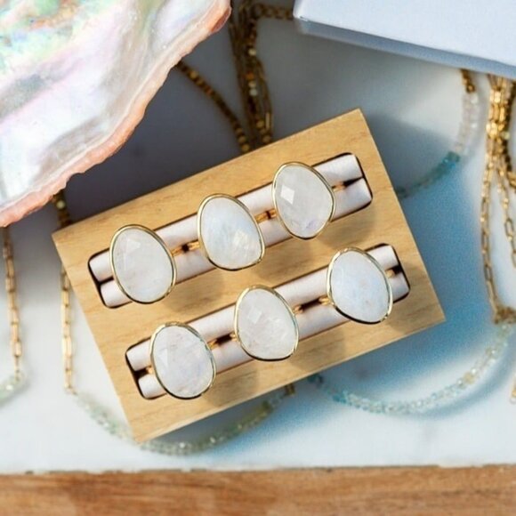 Large Rainbow Moonstone STUNNING Gemstone Statement Ring Gold Vermeil Gorgeous - Picture 9 of 12